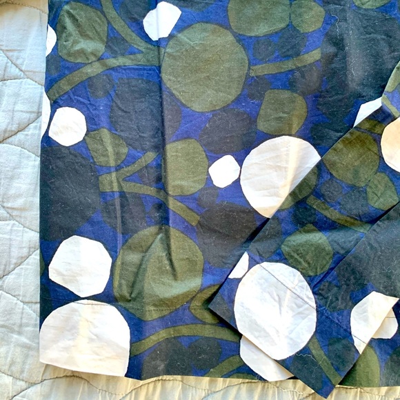 Blouse with Modern Print - Picture 2 of 3